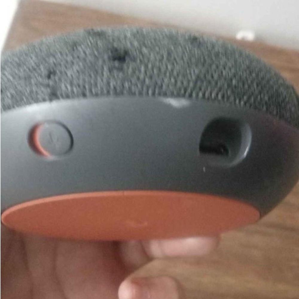 Google Home Mini - Picture 3 of 3